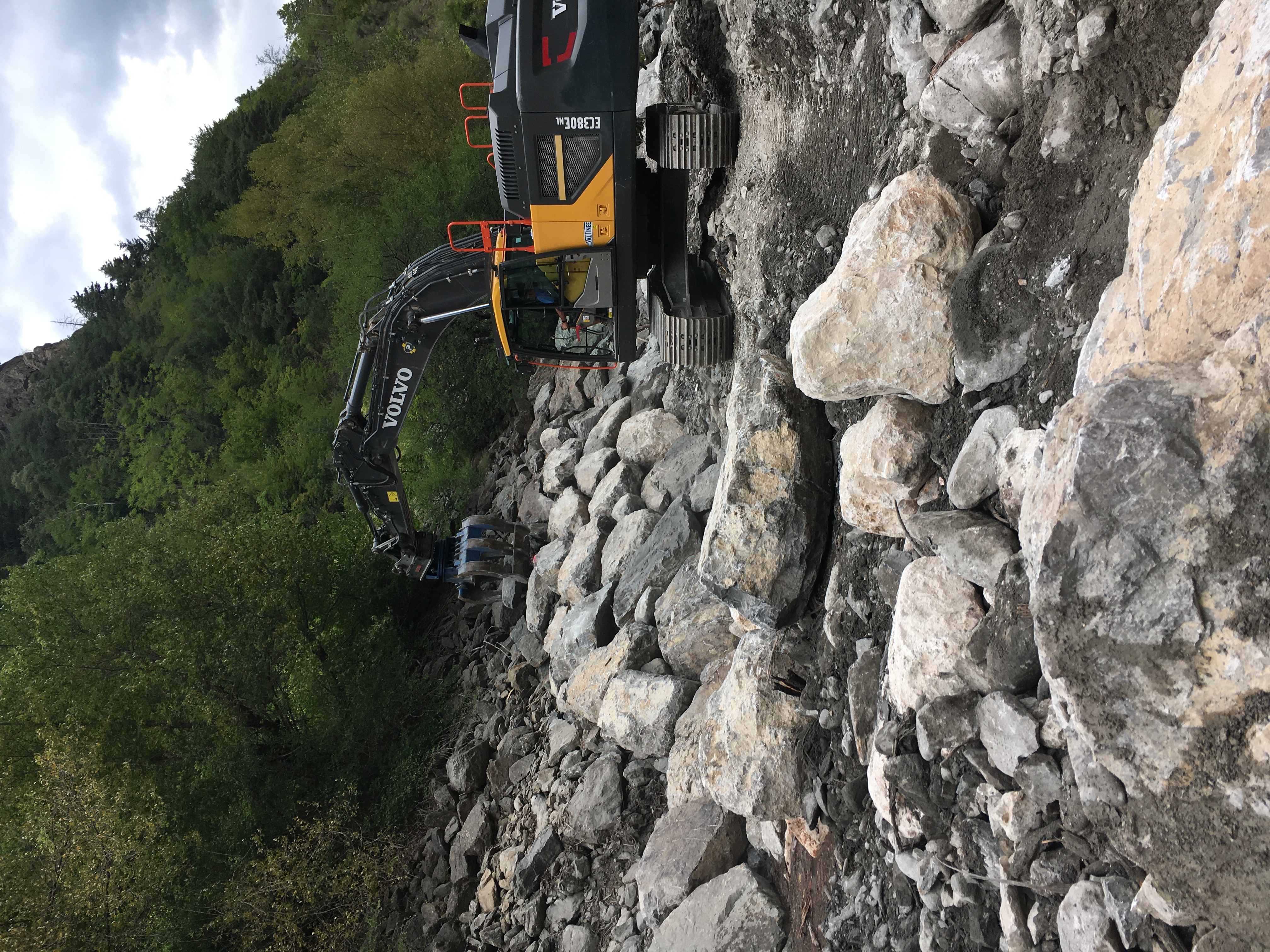 Réalisation d’un enrochement Vallon de Mollière