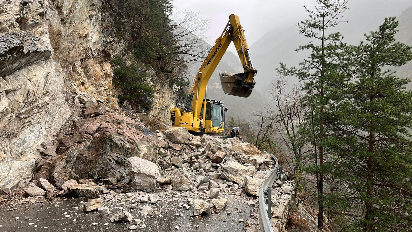 Travaux d’urgence dans la Tinée – Eboulement